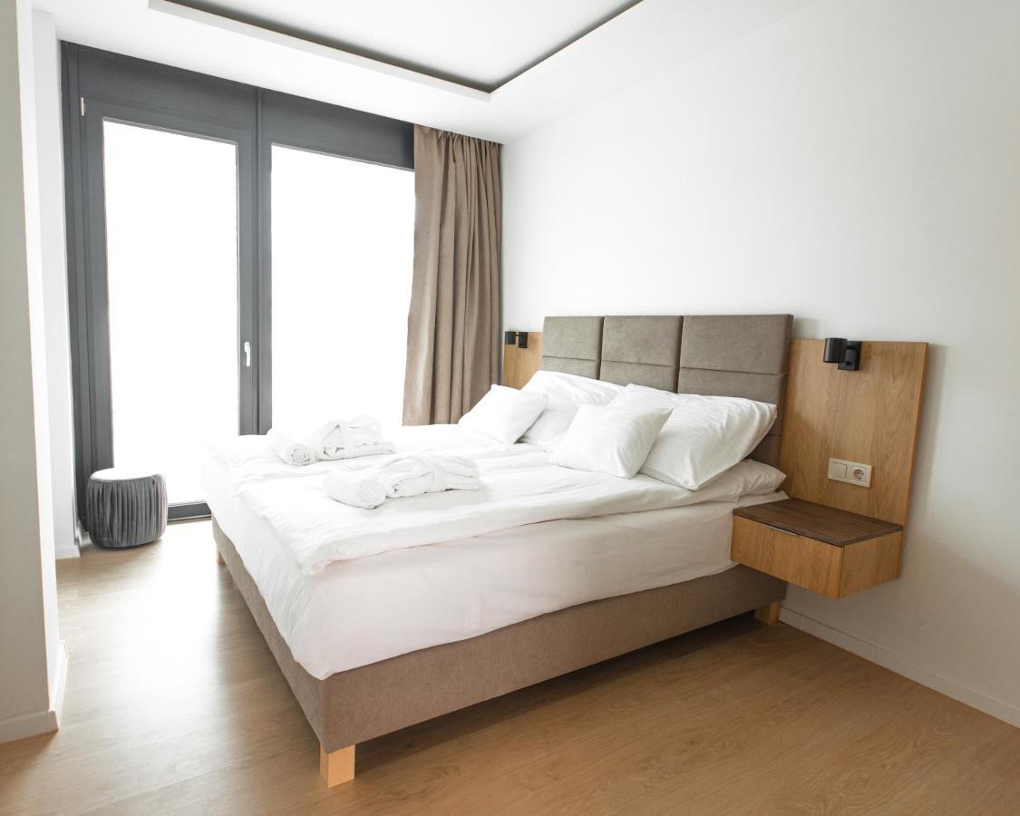 H55 Aparthotel Балатонлеле Екстериор снимка