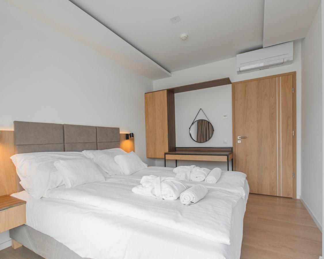 H55 Aparthotel Балатонлеле Екстериор снимка
