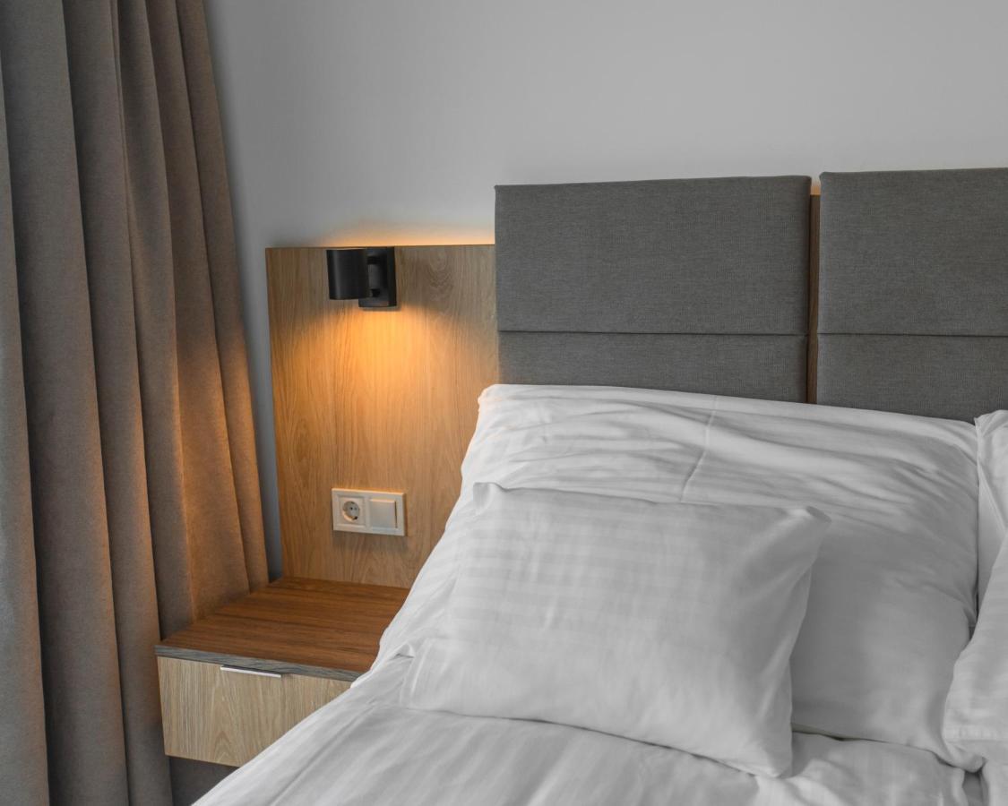 H55 Aparthotel Балатонлеле Екстериор снимка