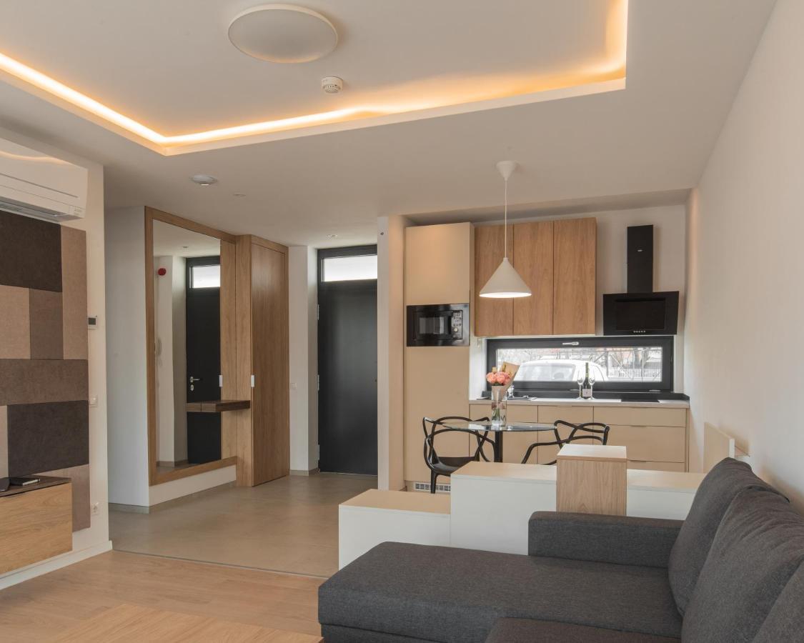 H55 Aparthotel Балатонлеле Екстериор снимка