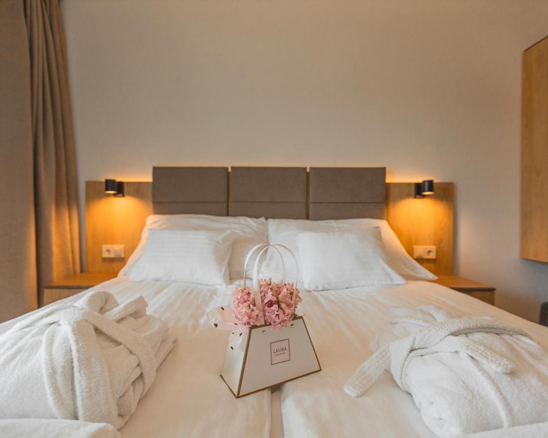 H55 Aparthotel Балатонлеле Екстериор снимка