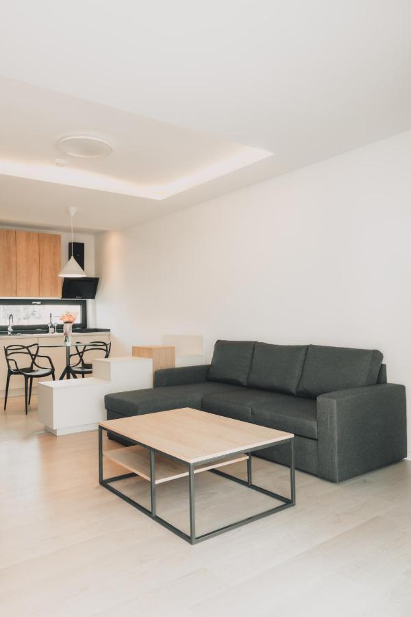 H55 Aparthotel Балатонлеле Екстериор снимка