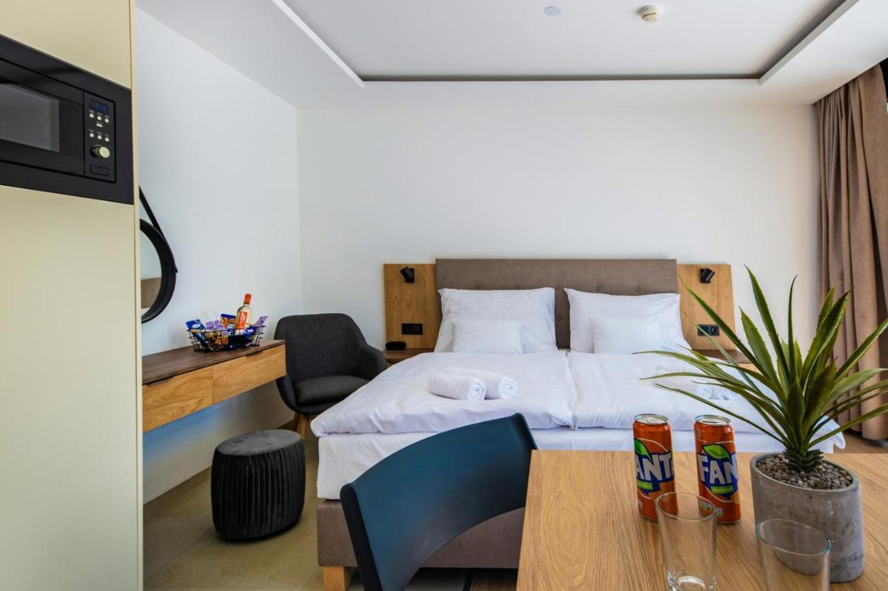 H55 Aparthotel Балатонлеле Екстериор снимка