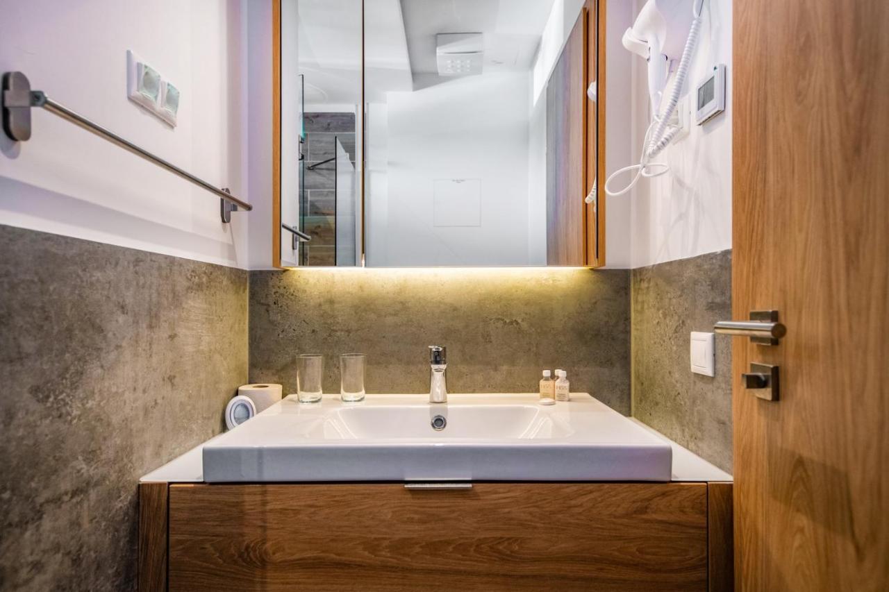 H55 Aparthotel Балатонлеле Екстериор снимка