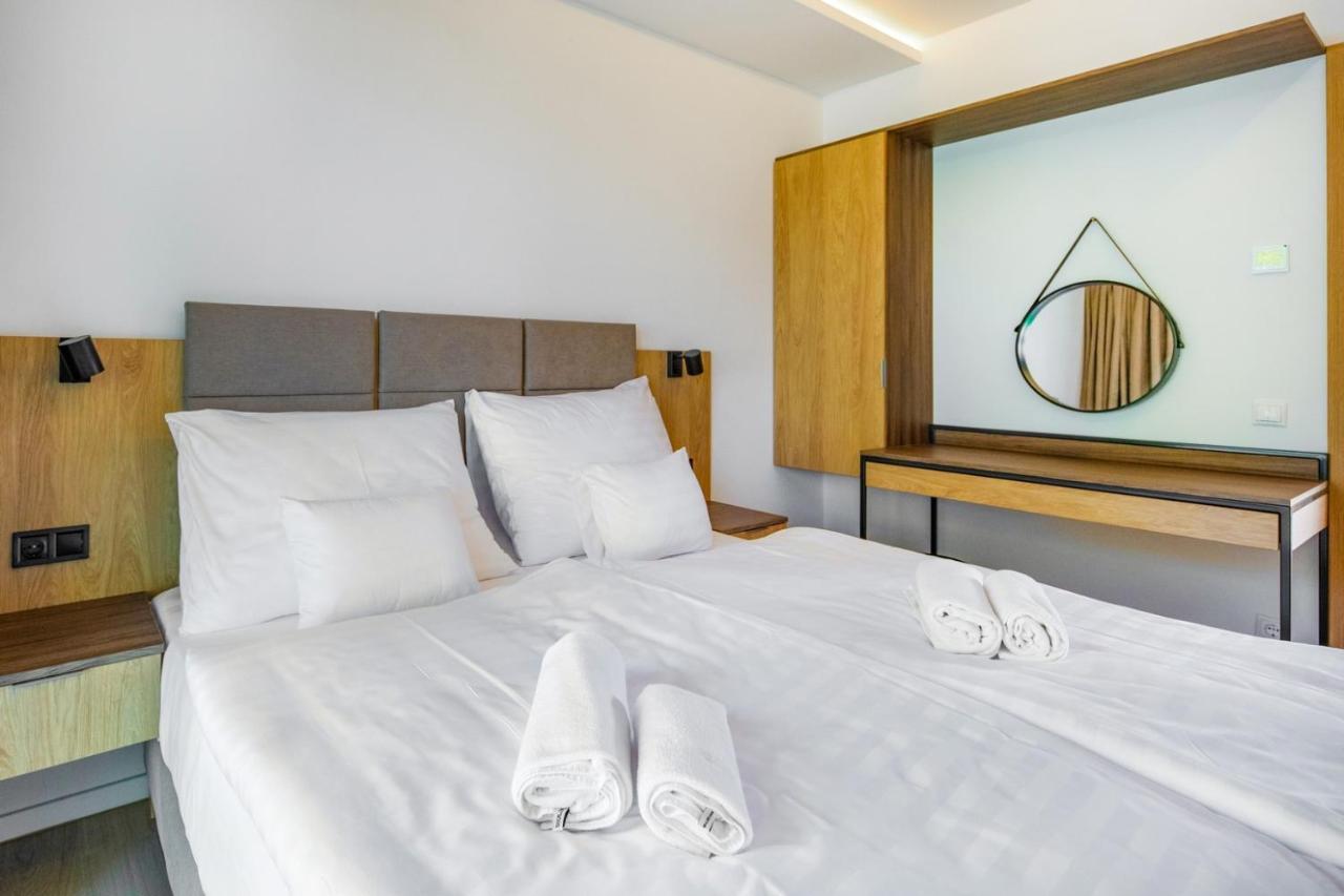H55 Aparthotel Балатонлеле Екстериор снимка