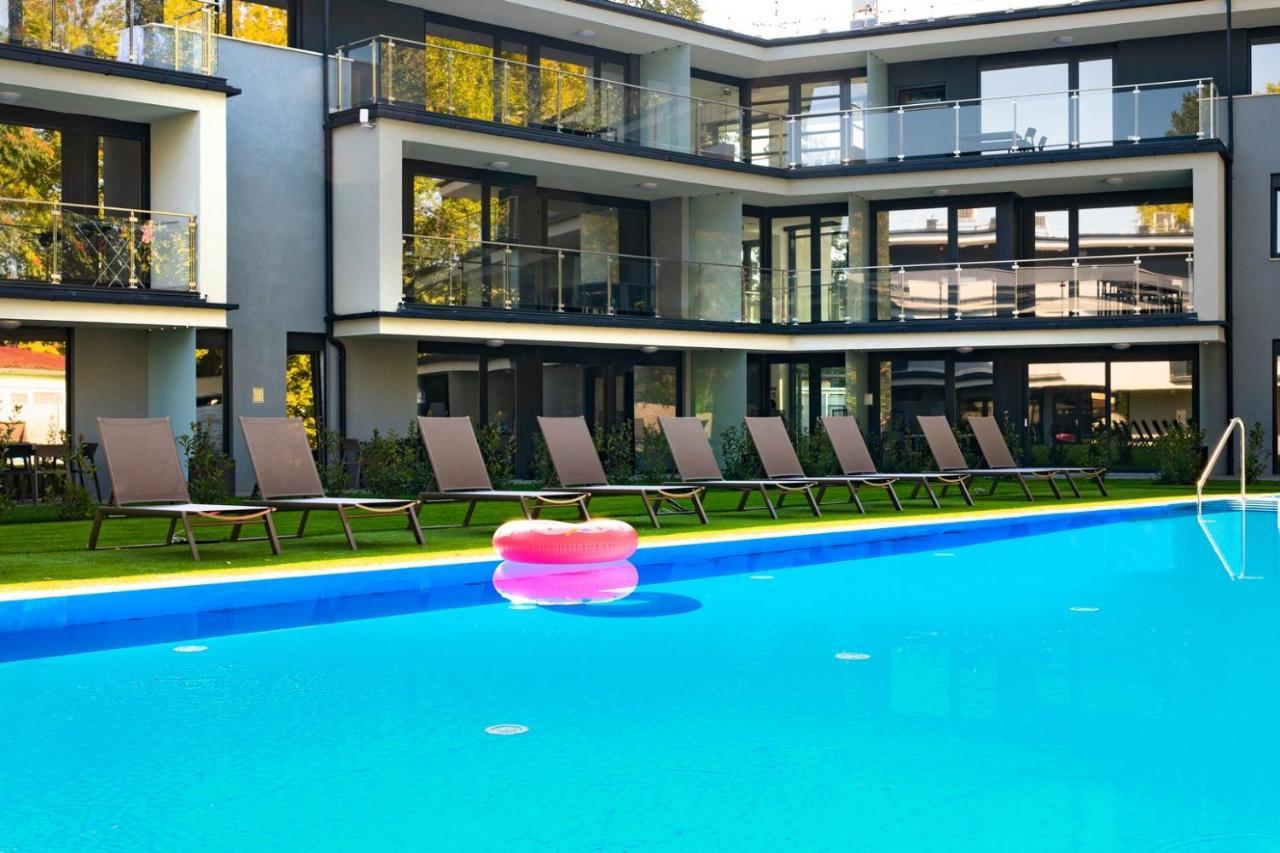 H55 Aparthotel Балатонлеле Екстериор снимка