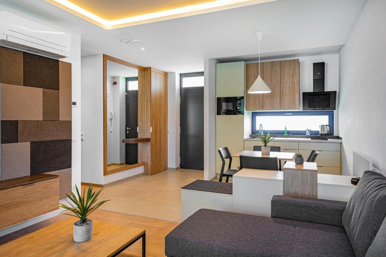 H55 Aparthotel Балатонлеле Екстериор снимка