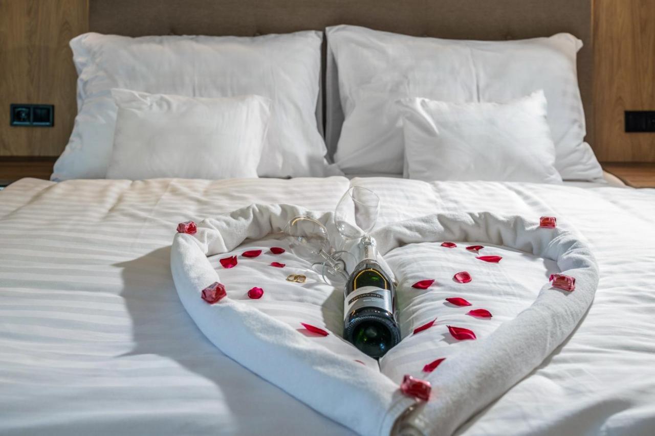 H55 Aparthotel Балатонлеле Екстериор снимка