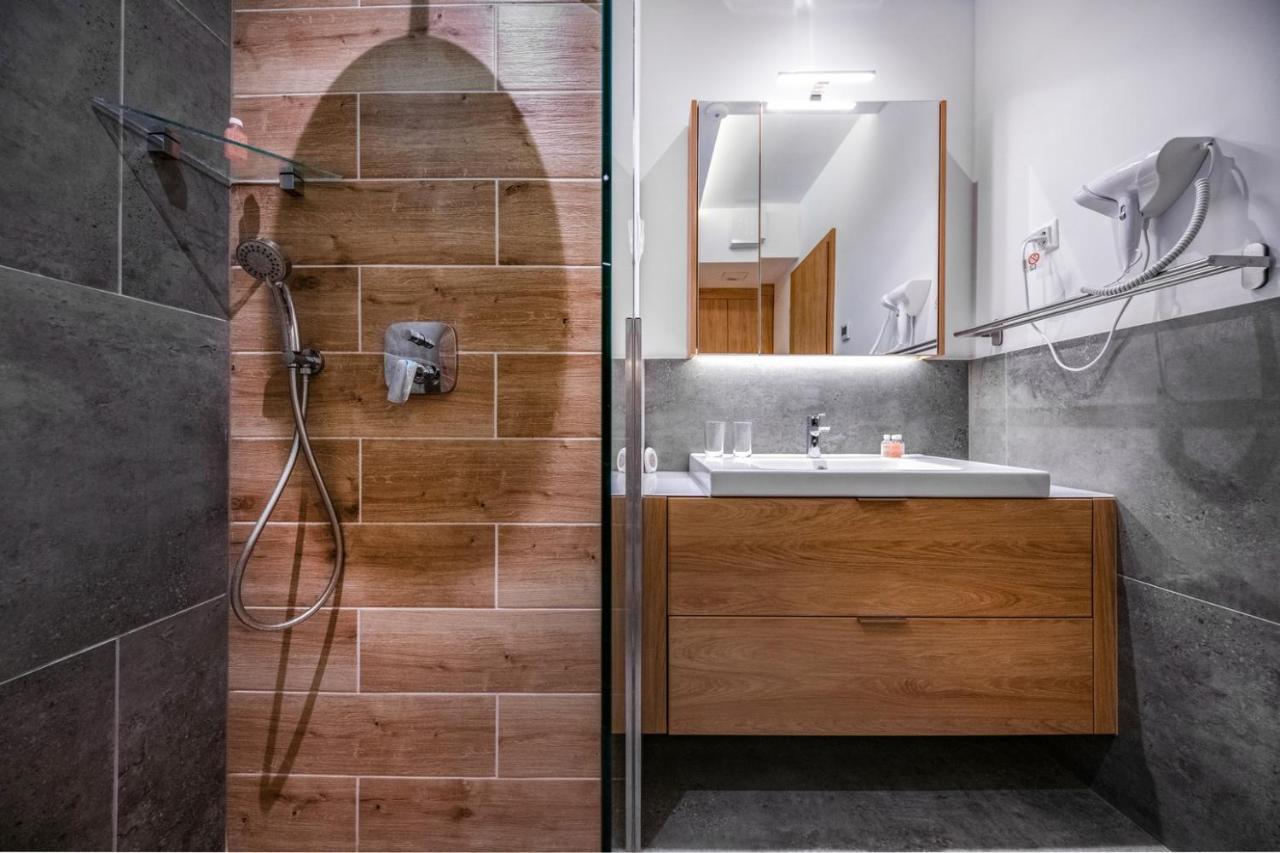 H55 Aparthotel Балатонлеле Екстериор снимка